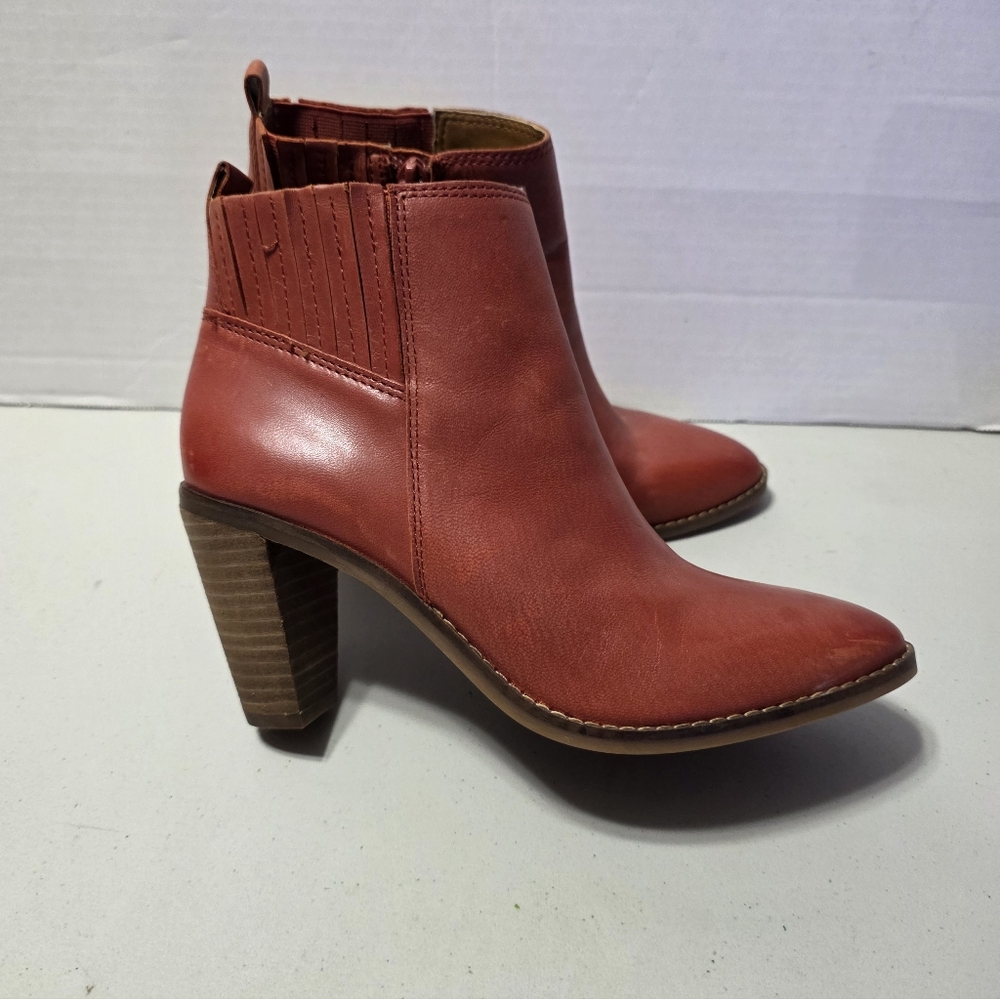 Lucky Brand Nesly Picante Pull On Booties Almond Toe Sz 5M